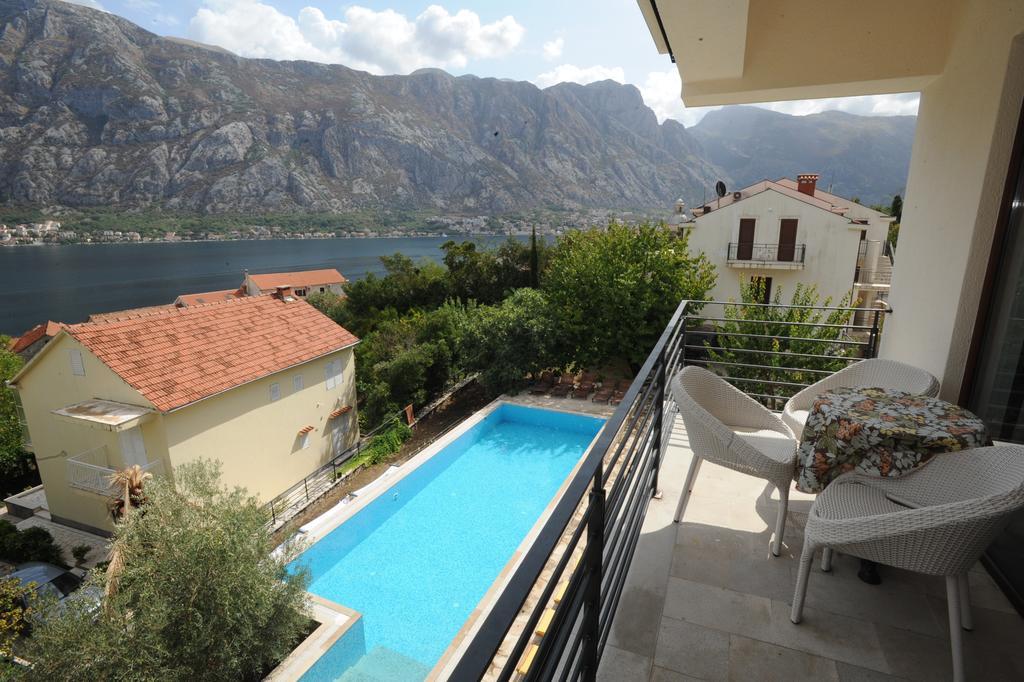 Apartments Feral Kotor Buitenkant foto