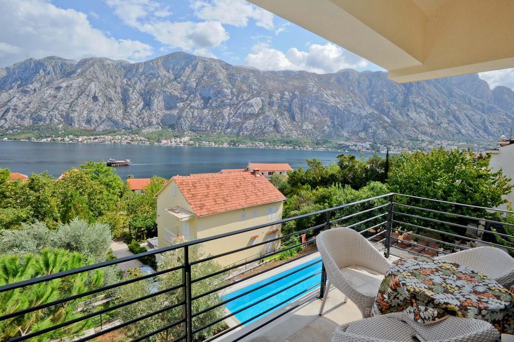 Apartments Feral Kotor Buitenkant foto